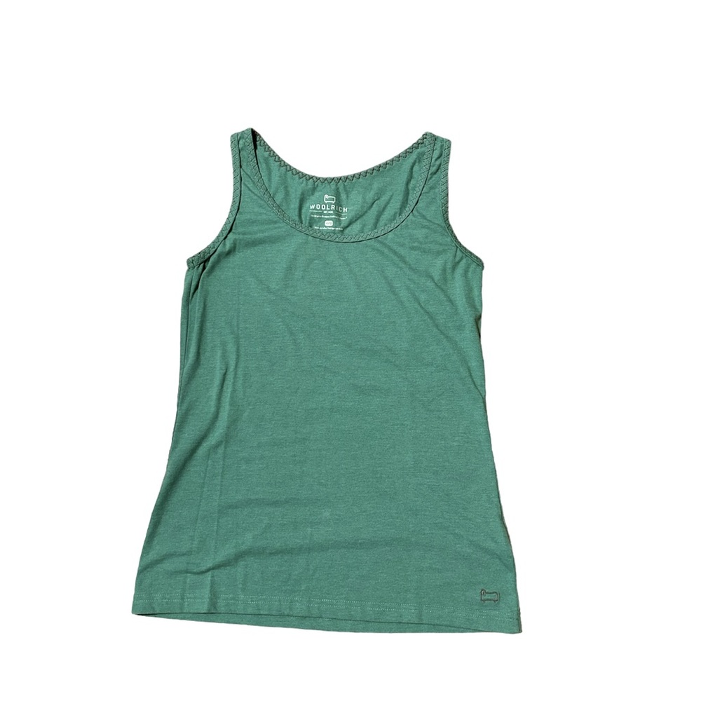 Woolrich women’s tank top with trim top stitch.  Size XS. EUC Sage green.
